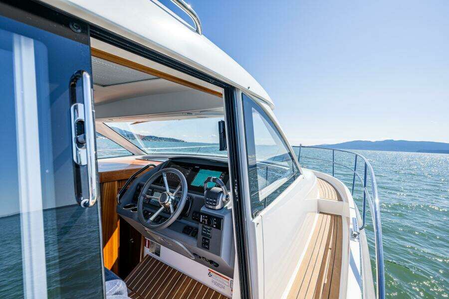 2021 Nimbus 405 Coupe