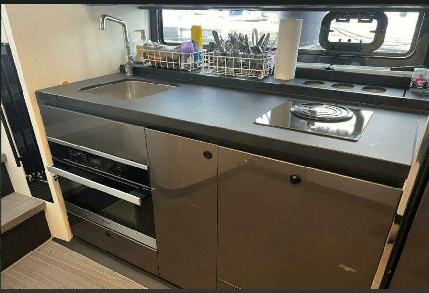 2022 Azimut Verve 42