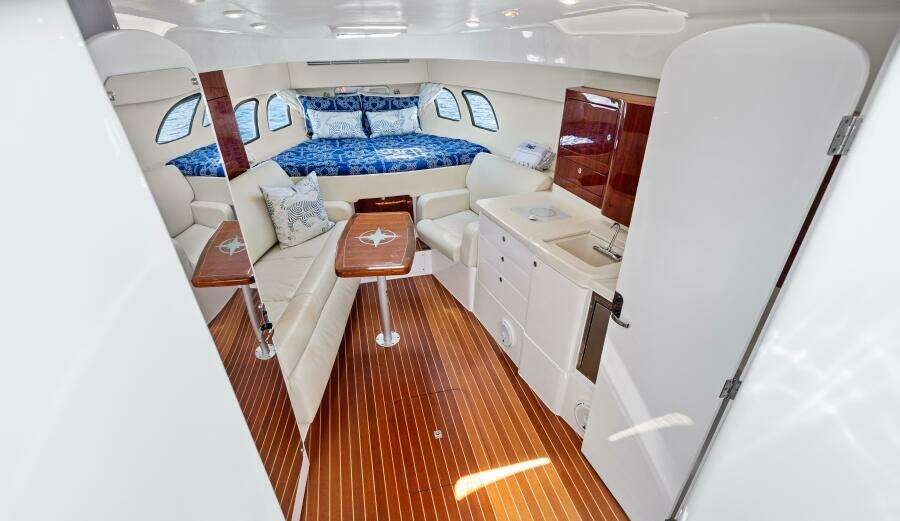 2015 Intrepid 430 Sport Yacht