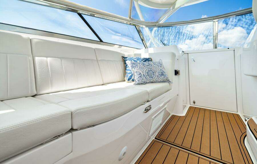 2015 Intrepid 430 Sport Yacht