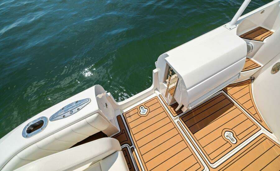 2015 Intrepid 430 Sport Yacht