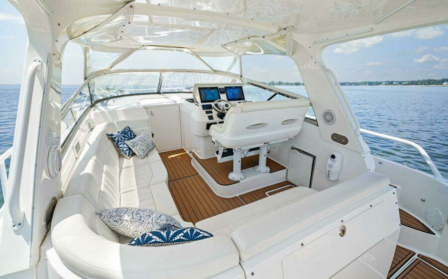 2015 Intrepid 430 Sport Yacht