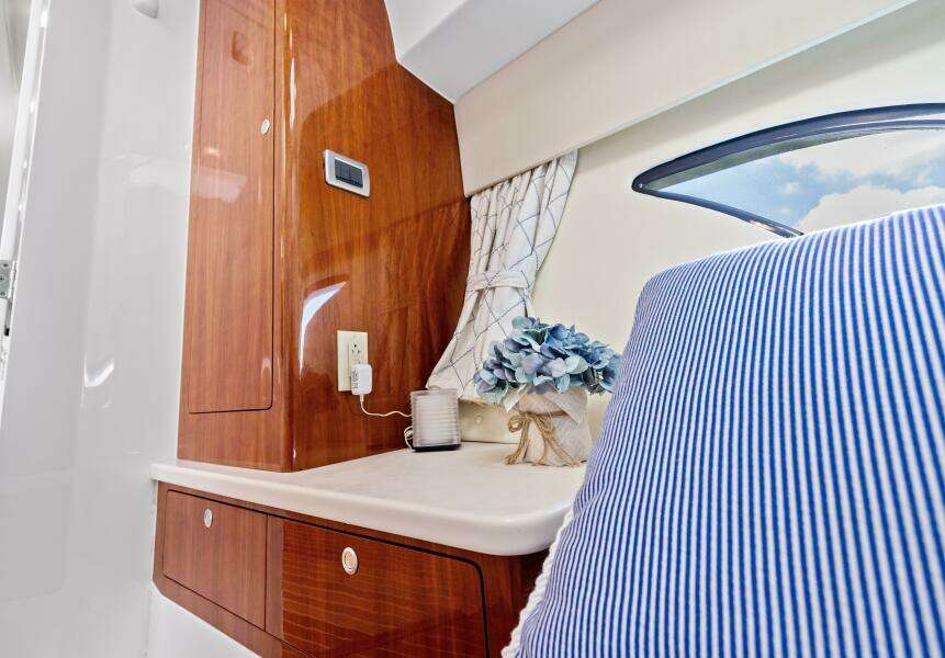 2015 Intrepid 430 Sport Yacht