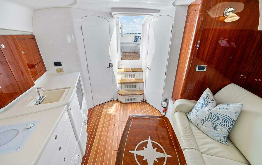 2015 Intrepid 430 Sport Yacht