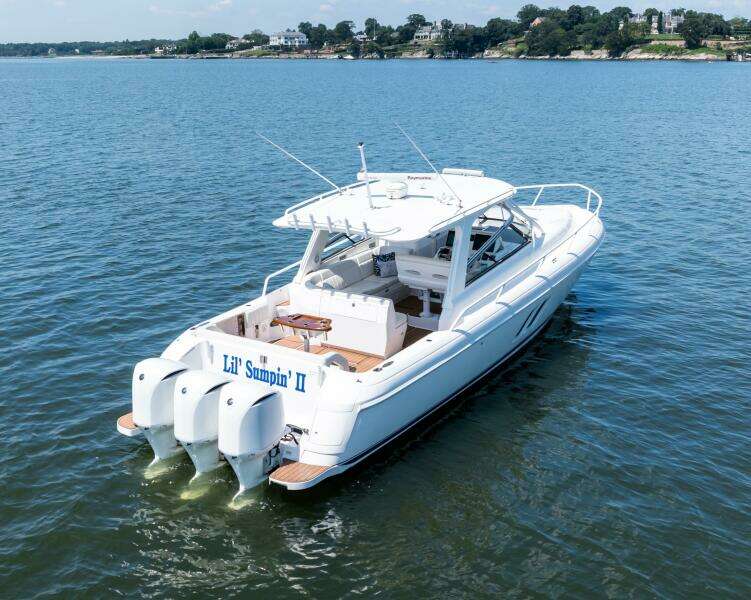 2015 Intrepid 430 Sport Yacht