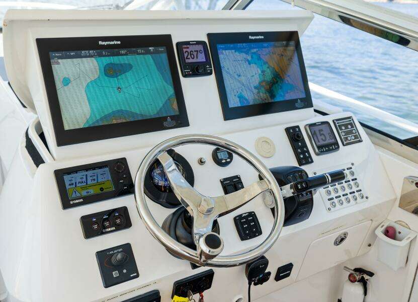 2015 Intrepid 430 Sport Yacht