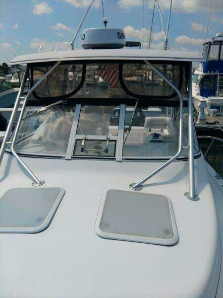 Pro Line 32 Express Foredeck