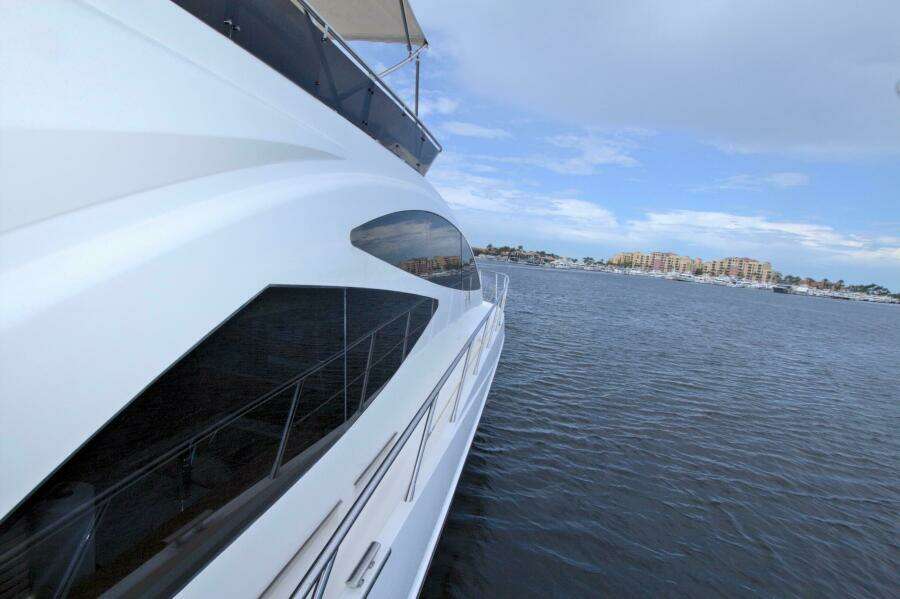 2015 Dyna Yachts 60 Pilothouse Motoryacht