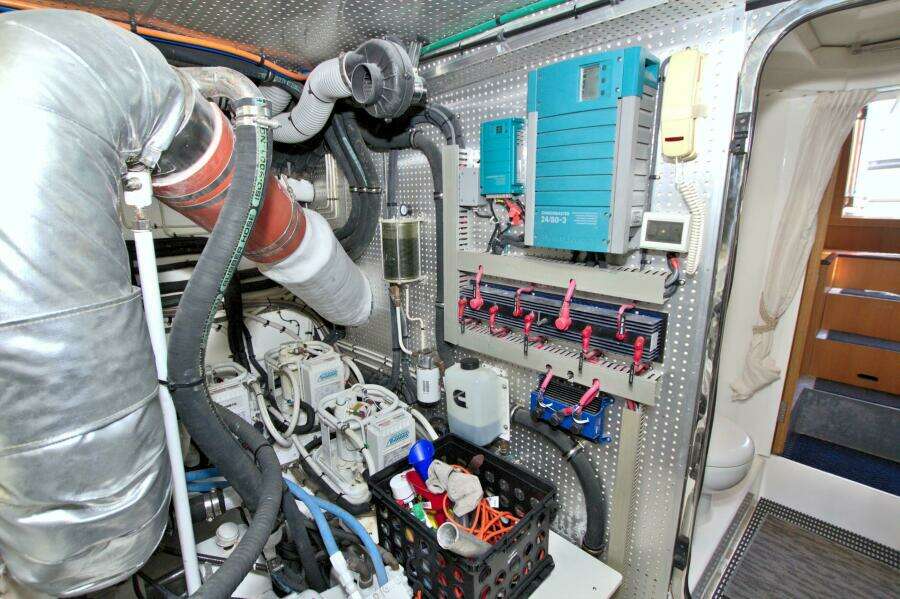 2015 Dyna Yachts 60 Pilothouse Motoryacht