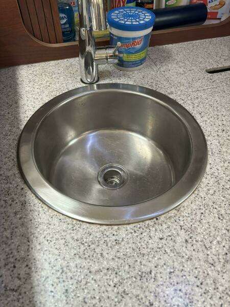 2002 Rinker 342 Fiesta Vee