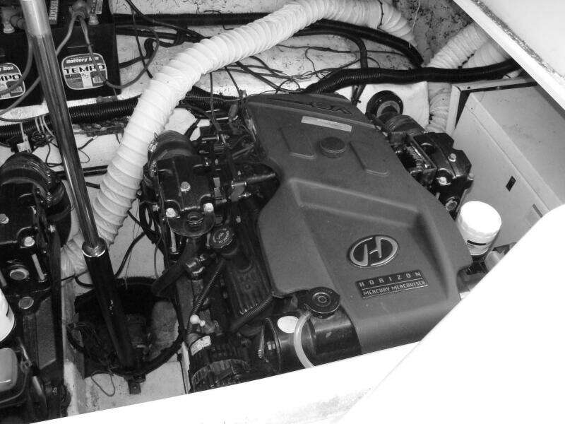 2002 Rinker 342 Fiesta Vee