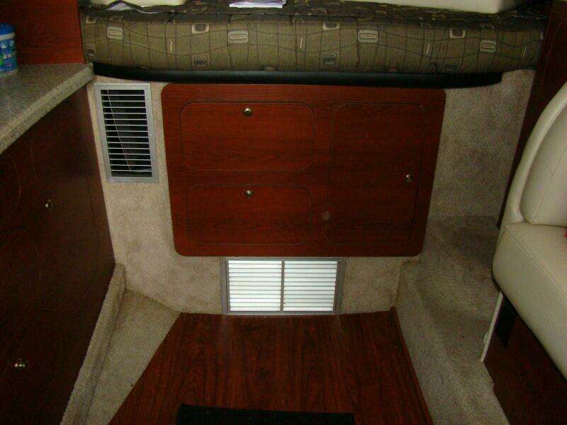 2002 Rinker 342 Fiesta Vee