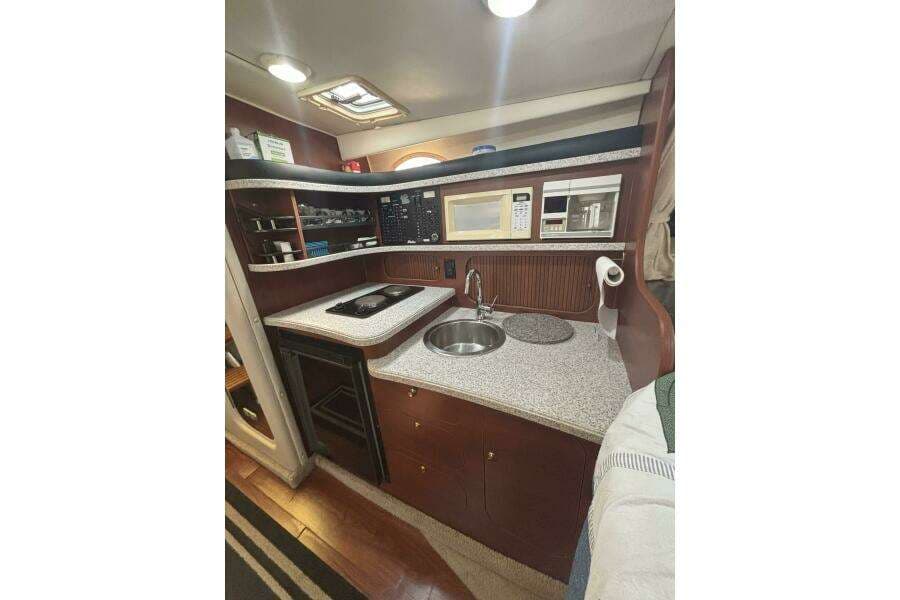 2002 Rinker 342 Fiesta Vee