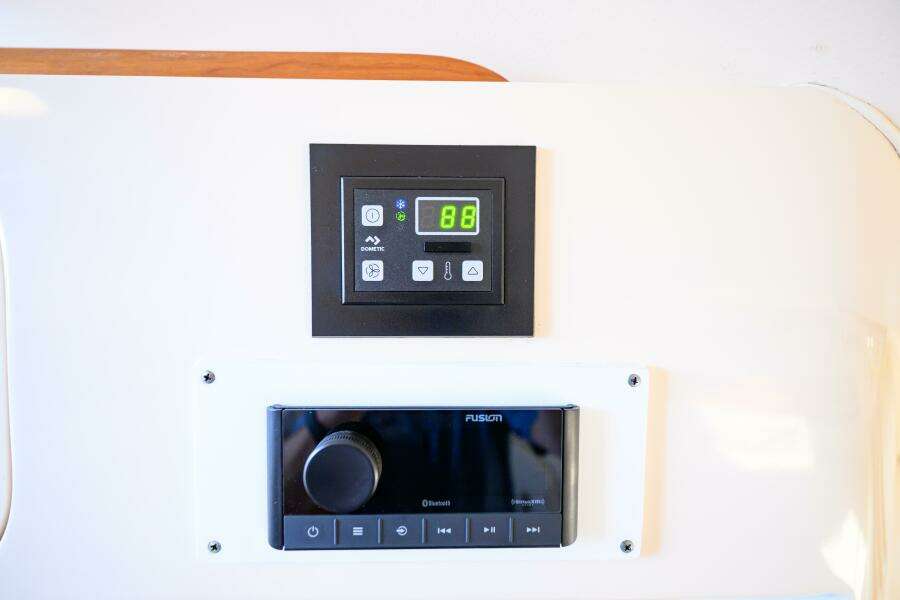 2003 Grady-White 330 Express