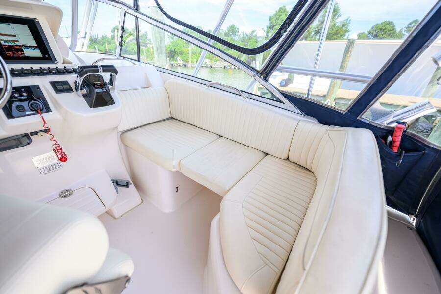 2003 Grady-White 330 Express