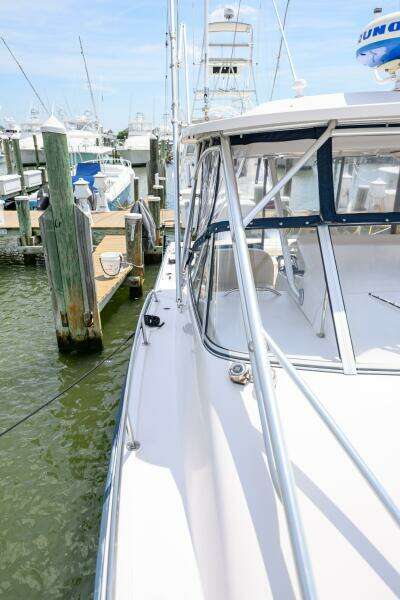 2003 Grady-White 330 Express