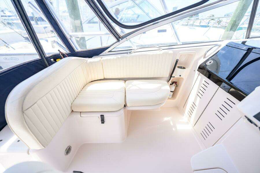 2003 Grady-White 330 Express