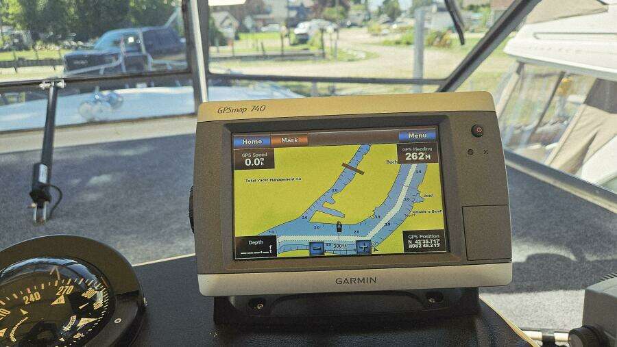 1986 Chris-Craft 381 Catalina