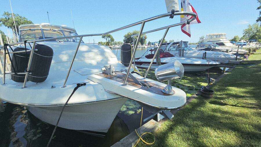 1986 Chris-Craft 381 Catalina