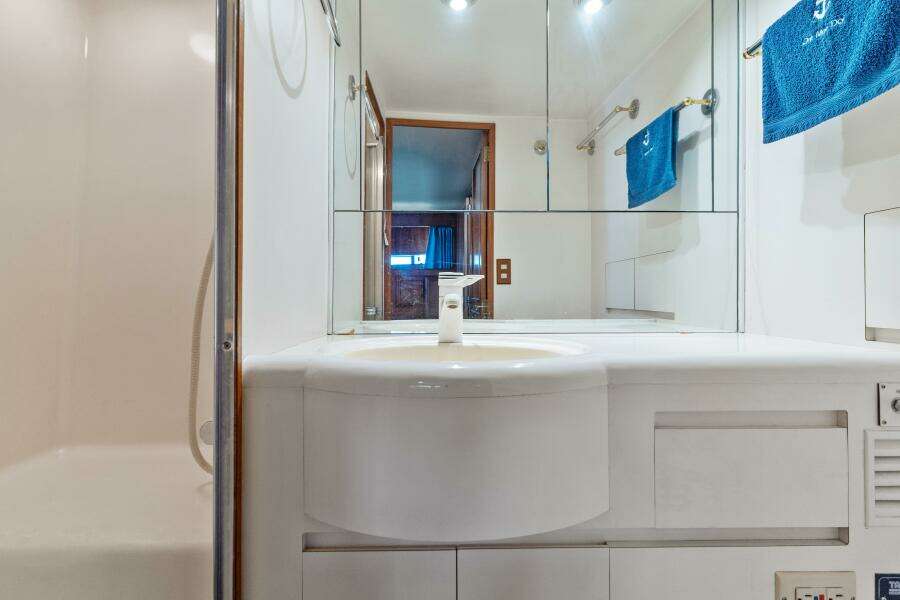 1993 Ocean Alexander 