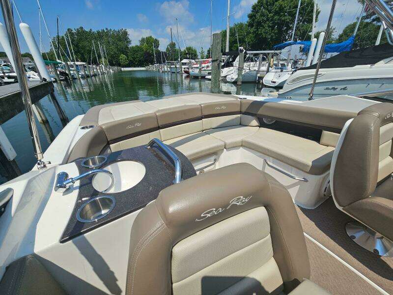2012 Sea Ray 250 SLX