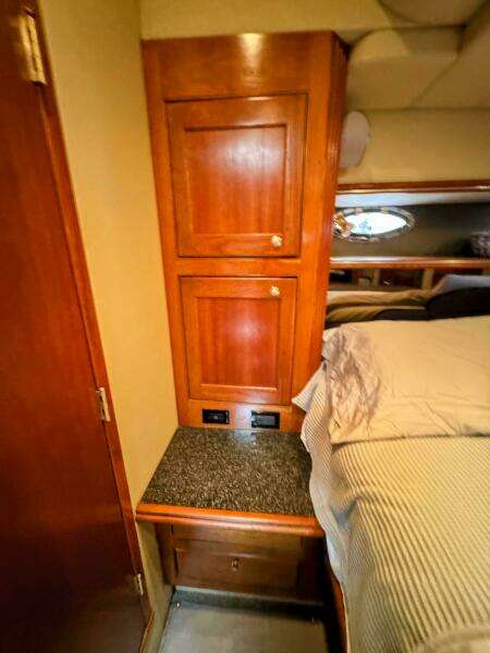 2005 Cruisers Yachts 540 Express