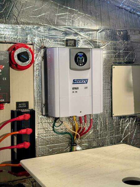 2005 Cruisers Yachts 540 Express