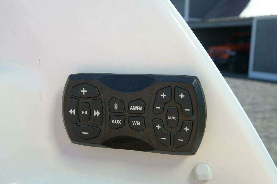 2023 Yamaha Boats 252S