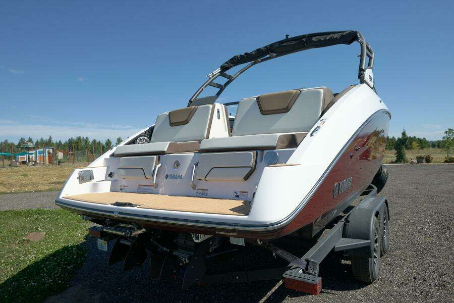 2023 Yamaha Boats 252S