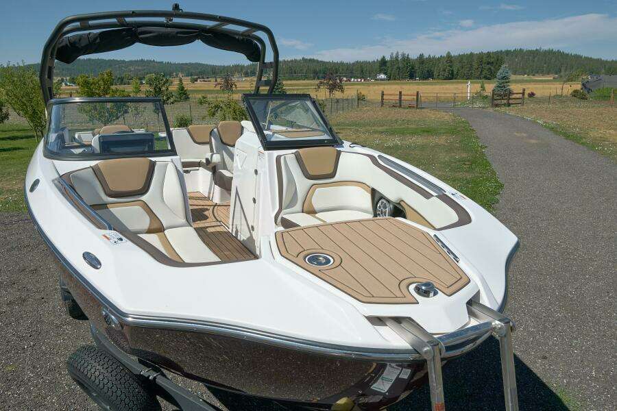 2023 Yamaha Boats 252S
