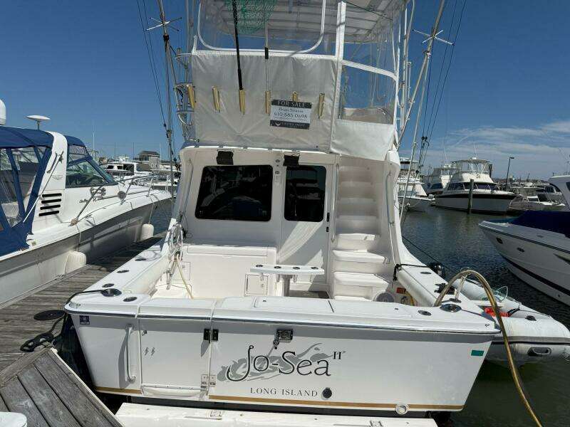 2005 Luhrs 36 Convertible