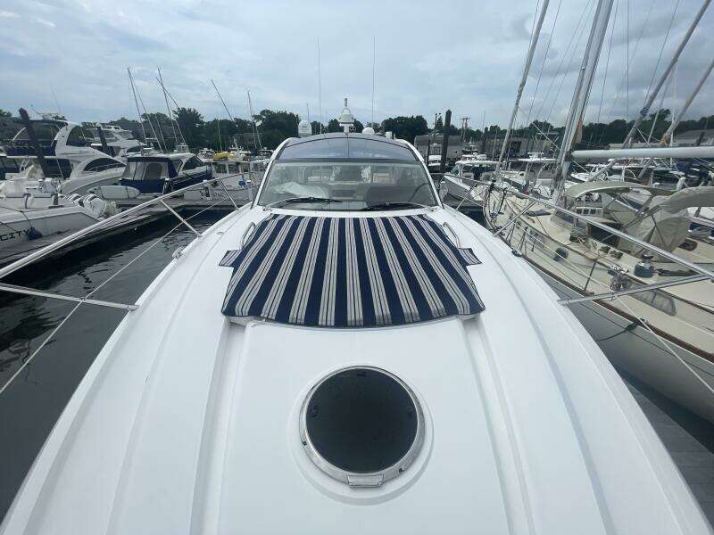 2015 Sunseeker San Remo SONYA bow looking aftward