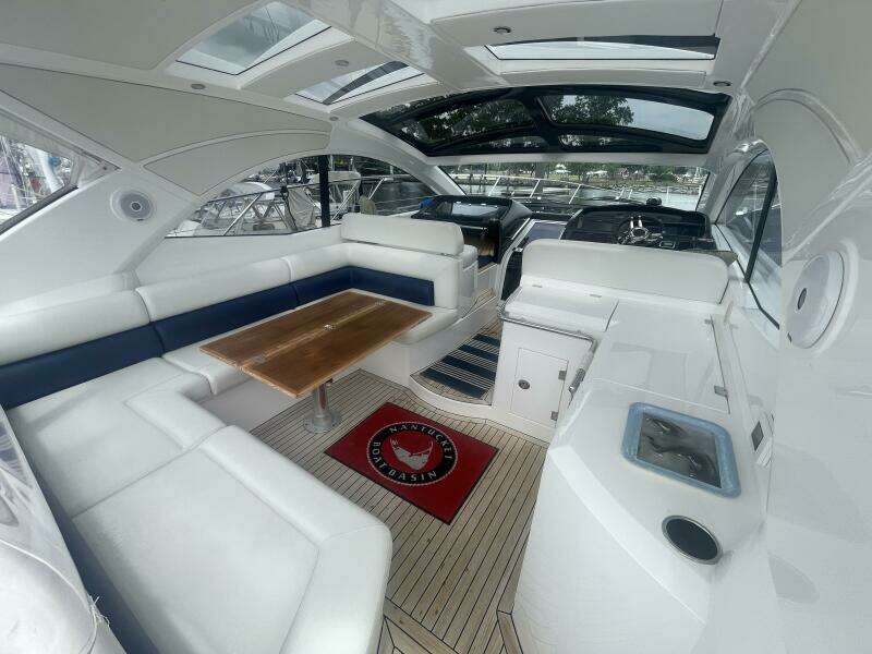 2015 Sunseeker San Remo SONYA Cockpit Seating