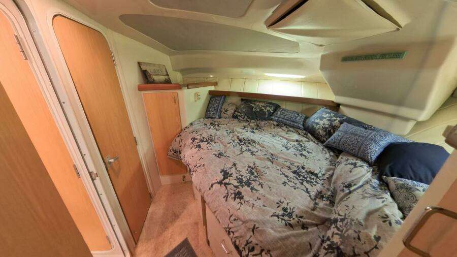 34 ft Mainship - Forward Berth