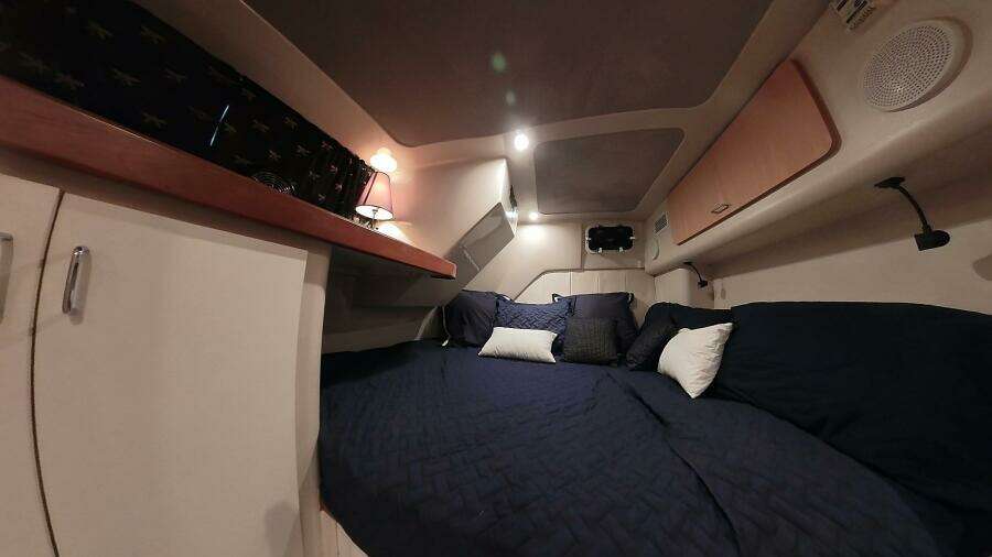 34 ft Mainship - Aft Cabin Berth
