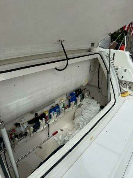 2000 Tiara Yachts 5200 Express