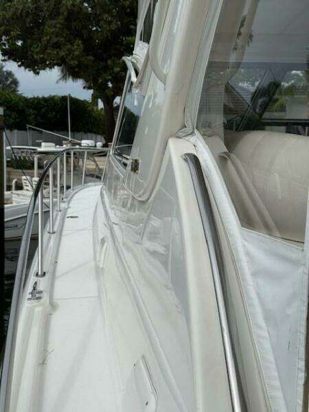 2000 Tiara Yachts 5200 Express