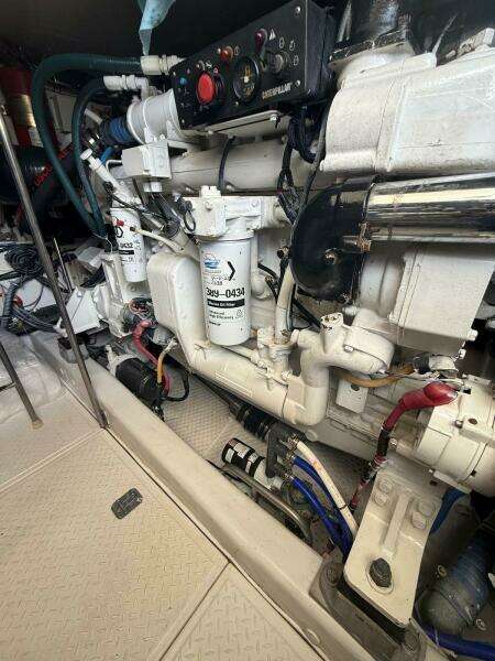 2000 Tiara Yachts 5200 Express