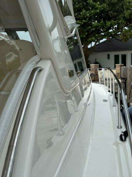 2000 Tiara Yachts 5200 Express