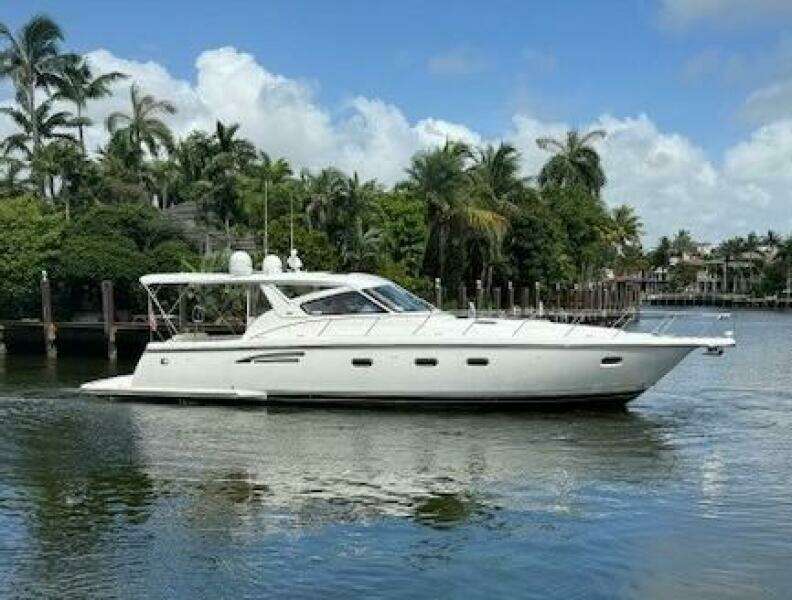 2000 Tiara Yachts 5200 Express