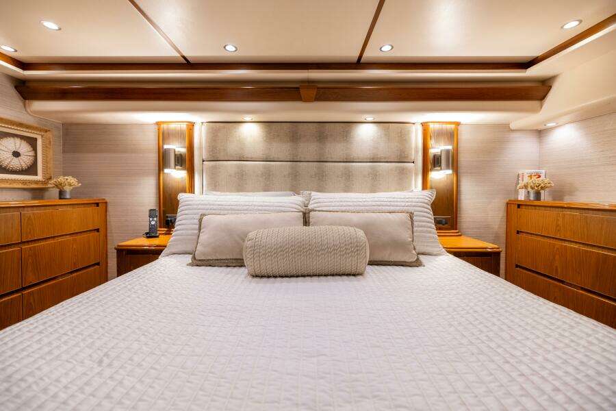 2011 Viking 70 Convertible