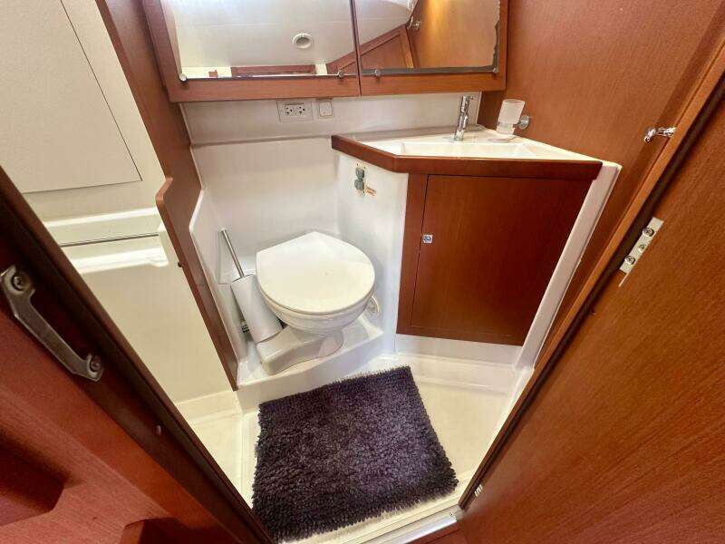 2015 Beneteau Oceanis 45