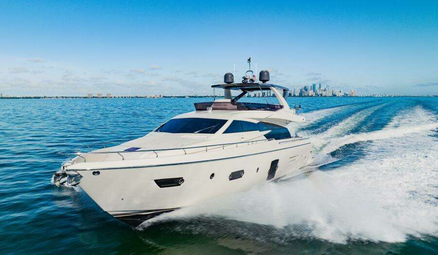 2017 Ferretti Yachts 750