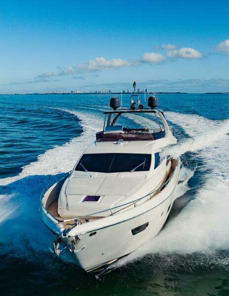 2017 Ferretti Yachts 750