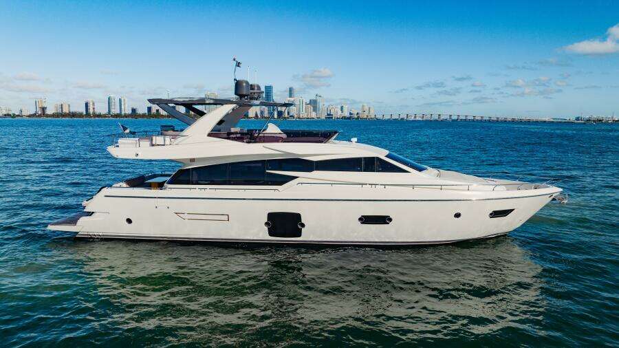 2017 Ferretti Yachts 750