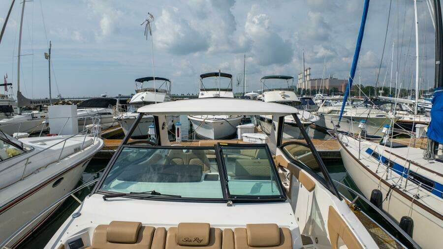 2019 Sea Ray 320 Sundancer