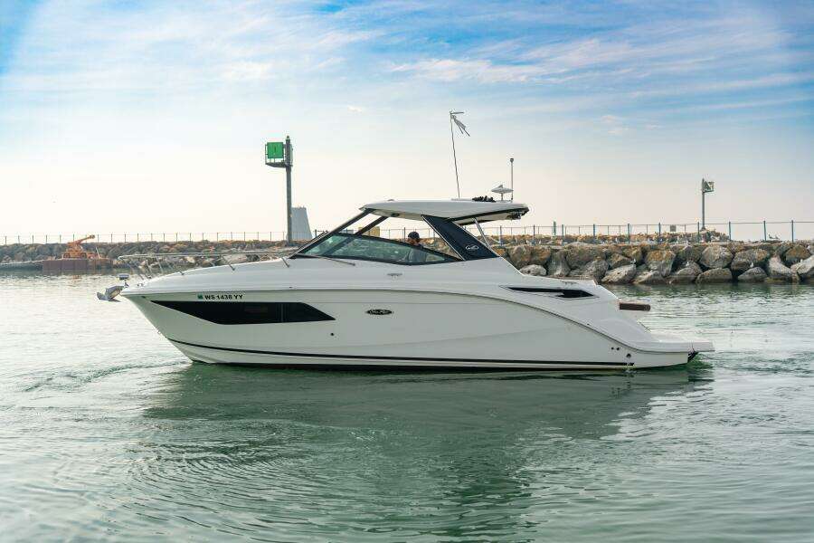 2019 Sea Ray 320 Sundancer