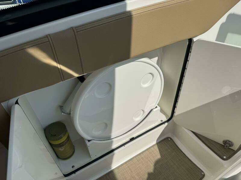 2019 Sea Ray 320 Sundancer