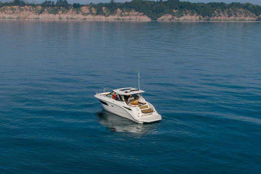 2019 Sea Ray 320 Sundancer