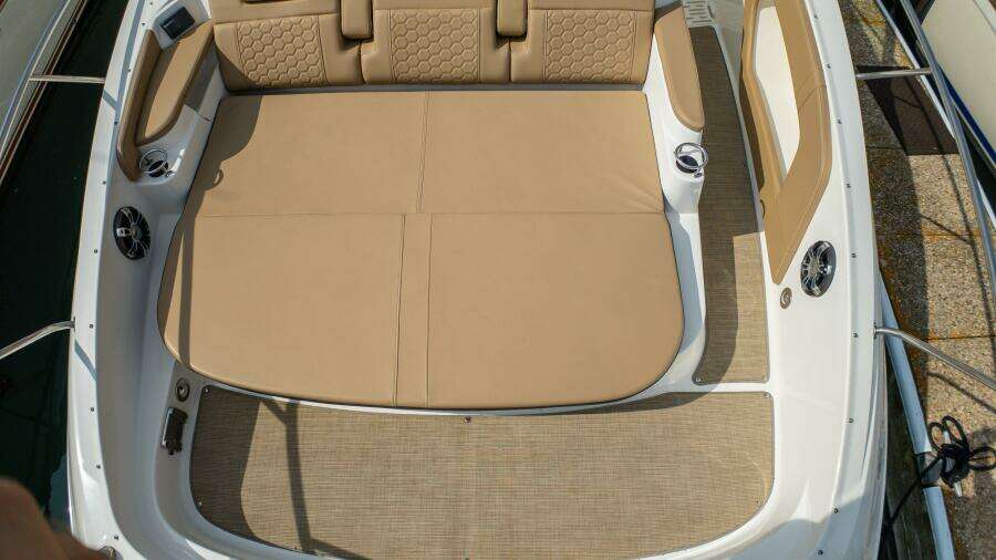 2019 Sea Ray 320 Sundancer